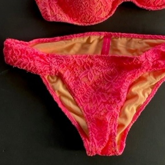 VICTORIA’S SECRET LACY BIKINI SET  32C Top, Small Cheekini Bottom   CORAL PINK - Picture 9 of 13